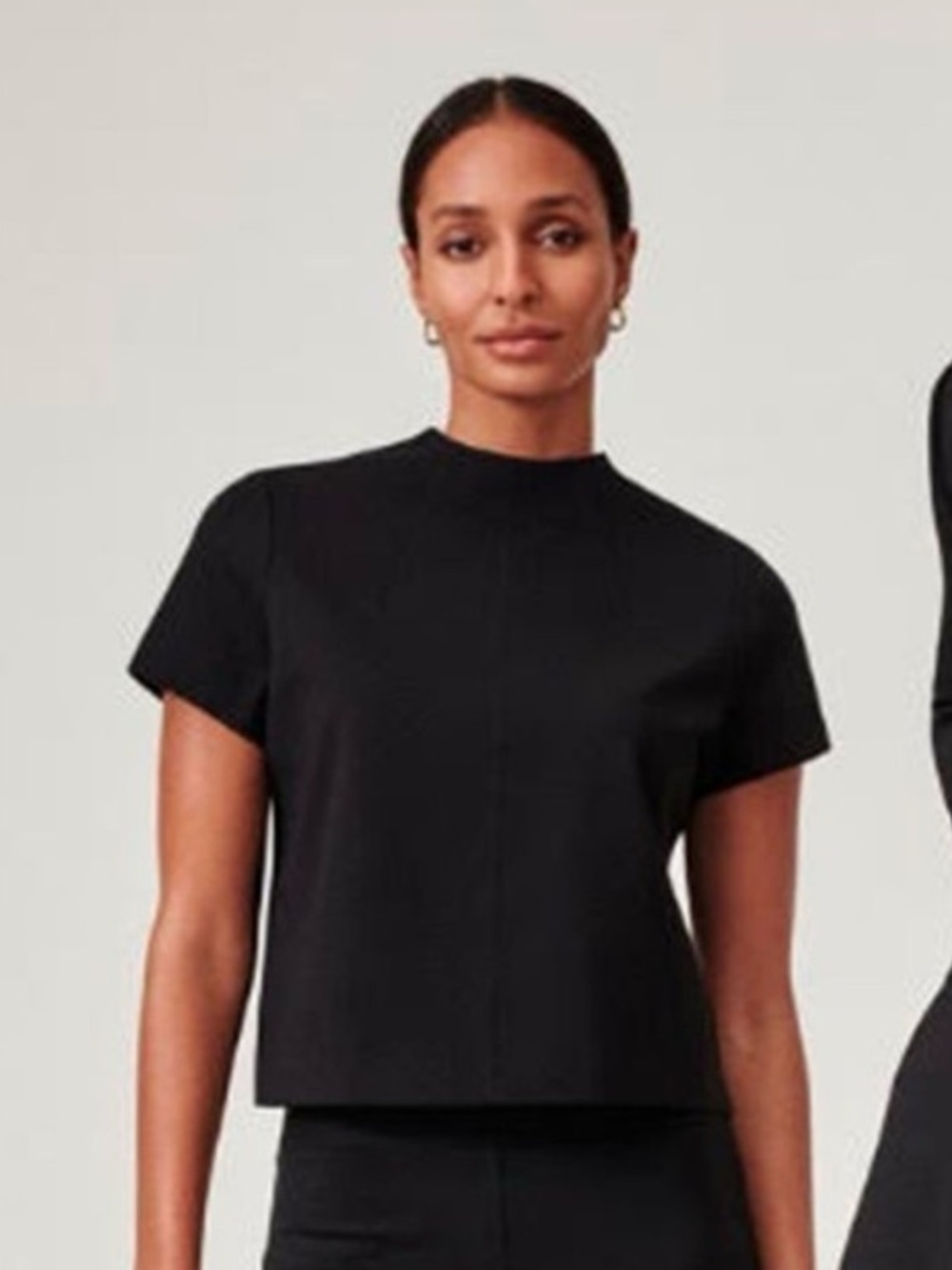 SPANX The Perfect Funnel Short-Sleeve Top in Black XS